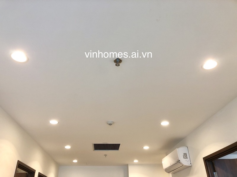 Căn hộ cao cấp Vinhomes trần thạch cao đèn chiếu sáng